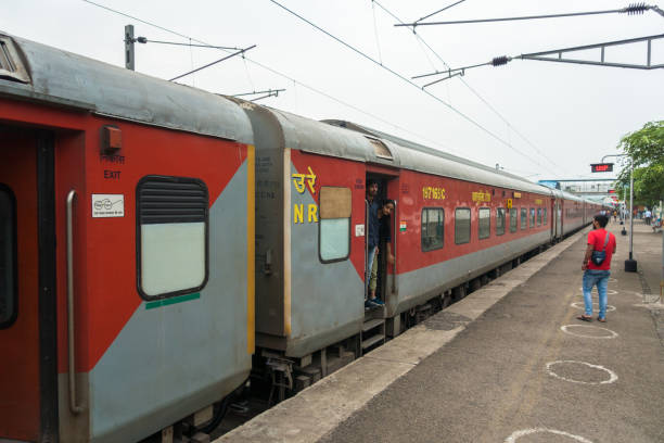 UTS App: अब रेलवे टिकट बनाना हुआ आसान – जानिए इसके फायदे और पूरी जानकारी (Images Credit -Social Media)