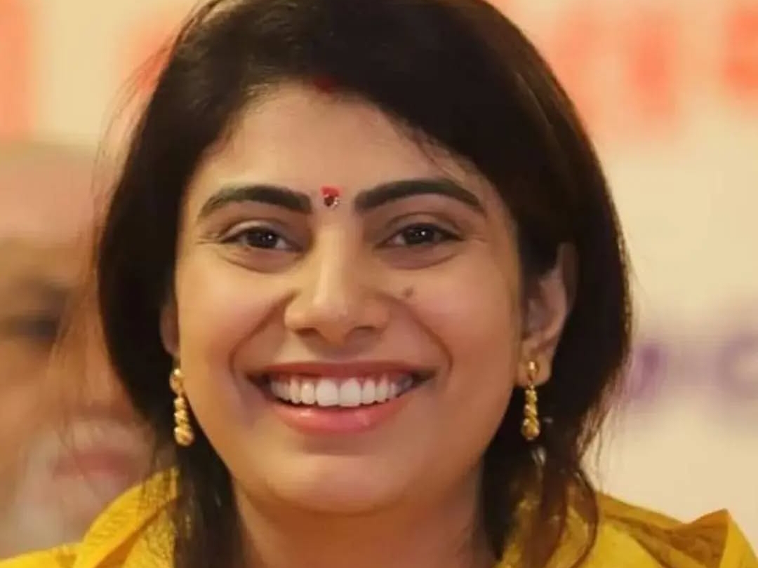 गुजरात में नया नेतृत्व: बदलाव की नई दिशा। रिवाबा जडेजा और हर्ष सांघवी को मिला.. (Image Credit -Social Media Rivaba Jadeja)